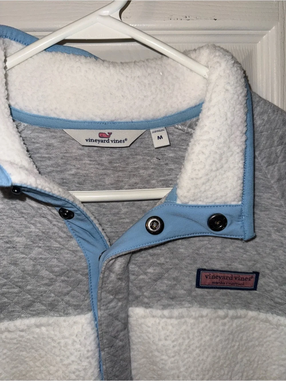 Women’s Vineyard Vines Gray and White Sherpa Pullover Sweater